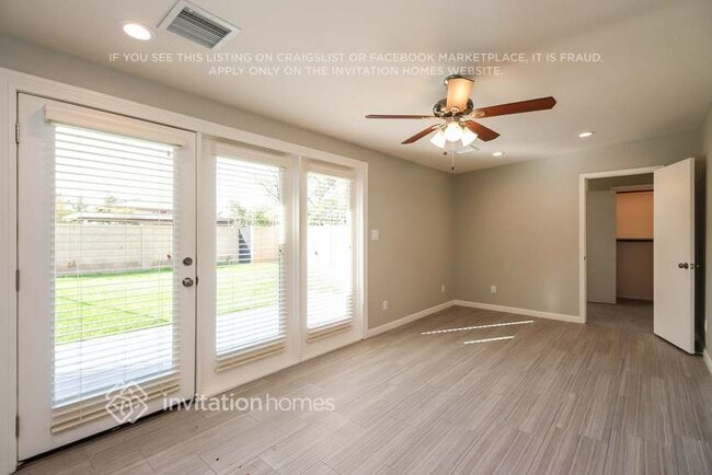 Photo - 1027 E Frost Dr