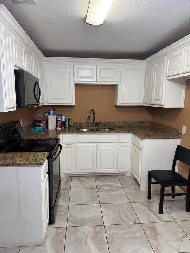Photo - 2826 Hilltop Dr
