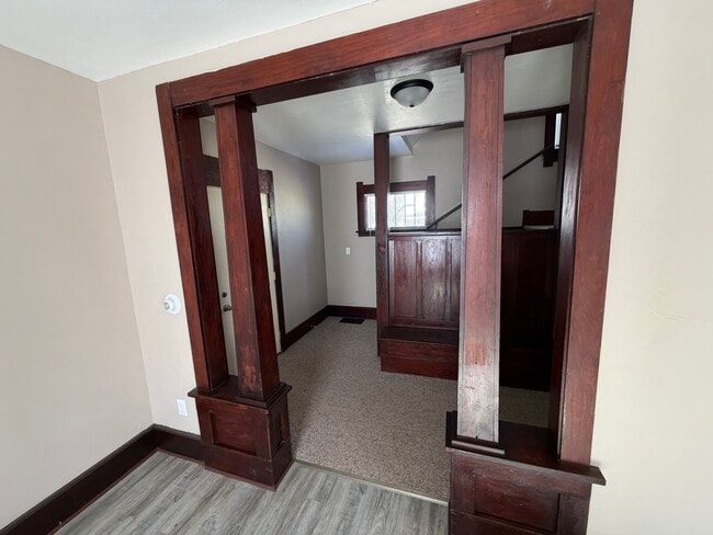 Photo - 757 Moore St