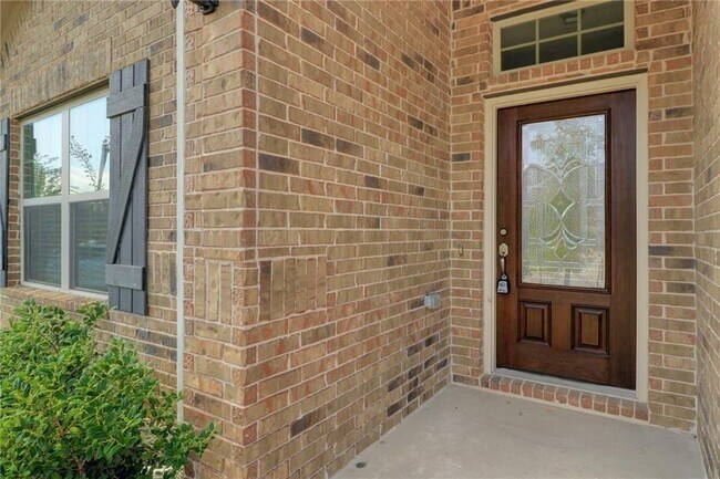 Photo - 330 Briar Park Dr
