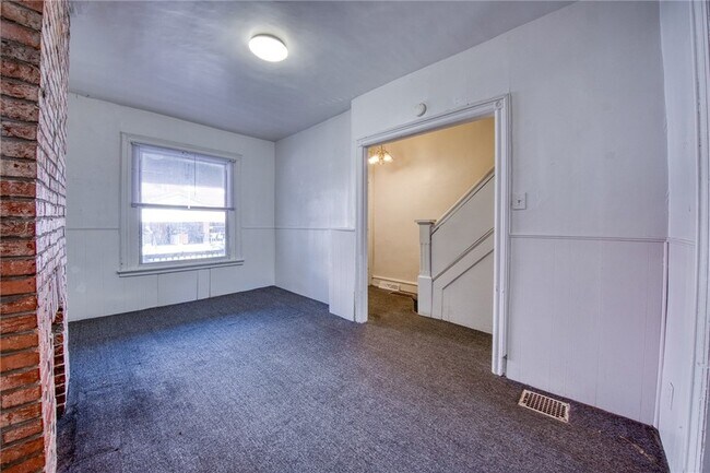 Photo - 354 Ophelia St