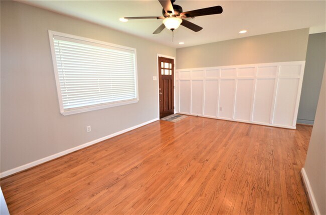 Photo - 1906 Coulcrest Dr