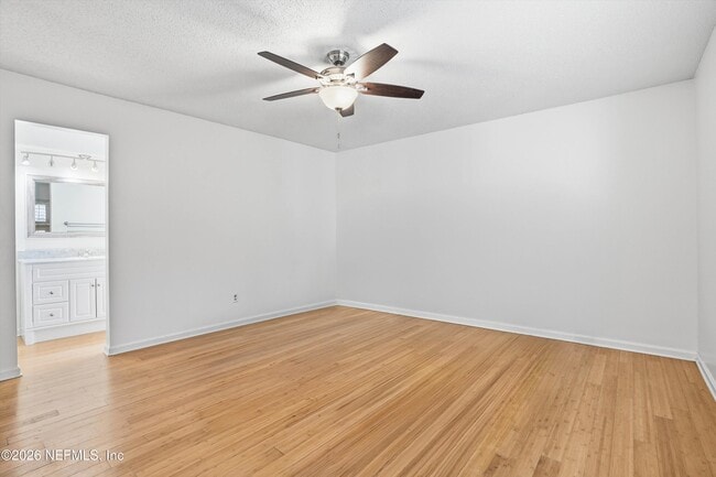 Photo - 212 Pheasant Run