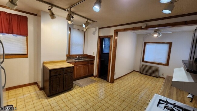 Photo - 15 Fairview Pl