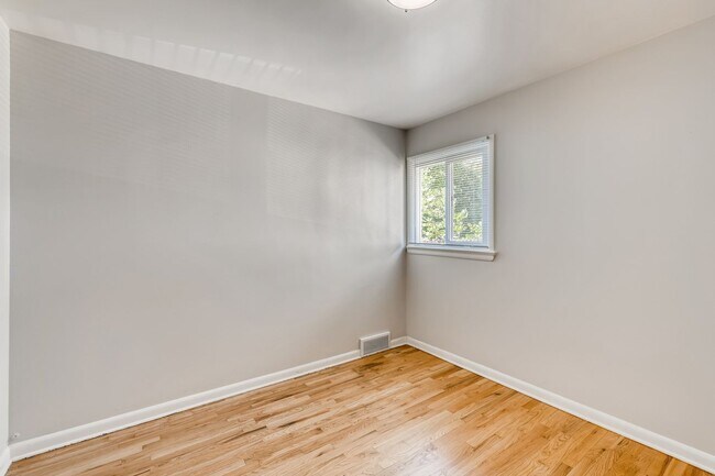 Photo - 3 Bedroom 2 Bathroom Denver Home with Bonu...