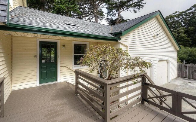 Photo - 1004 Acacia St