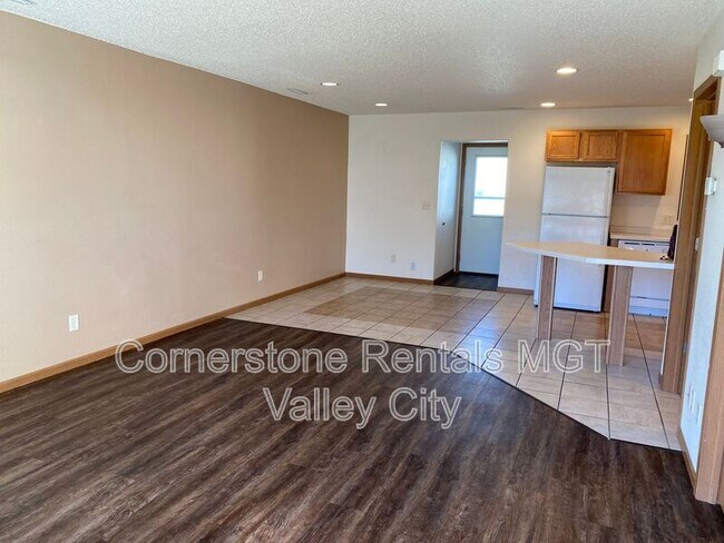 Photo - 516 10th Ave SE