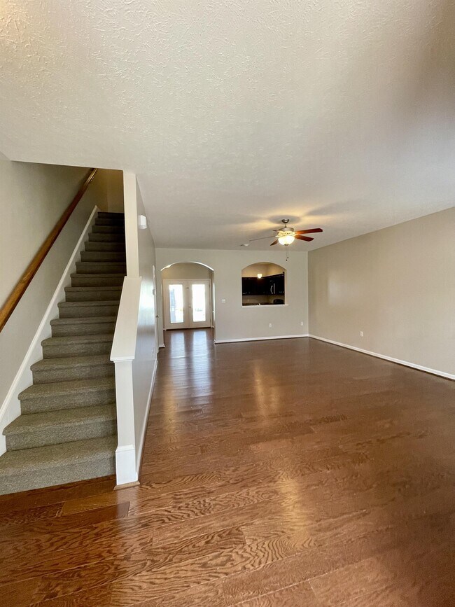 Photo - 211 Portico Street