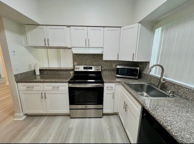 Building Photo - 1761 NW 96th Terrace Unit 3E