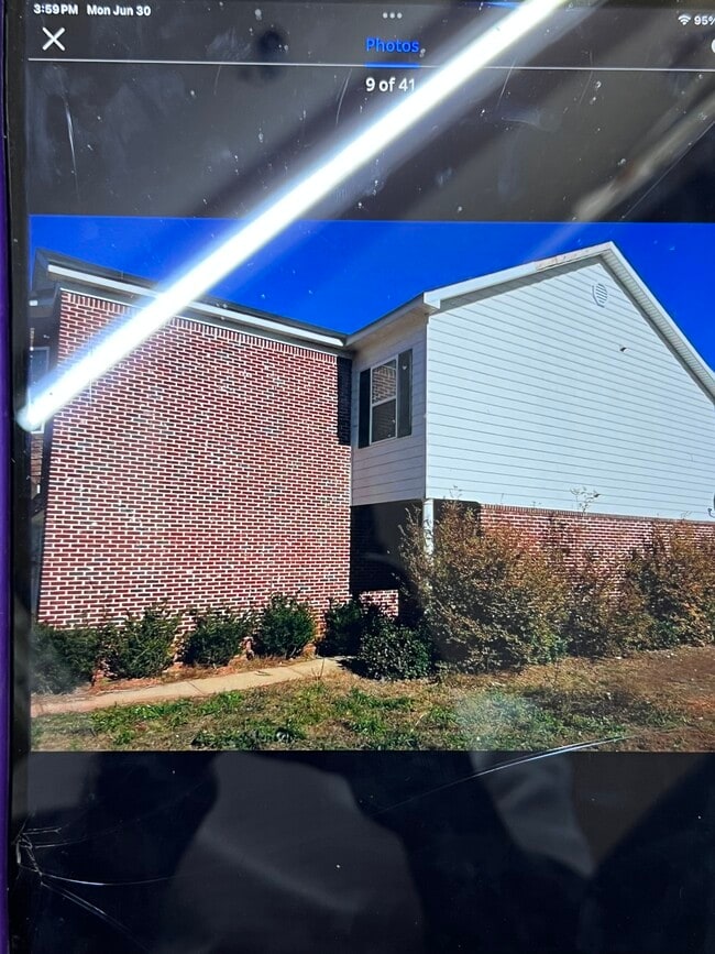 Photo - 4028 Haworth Pky