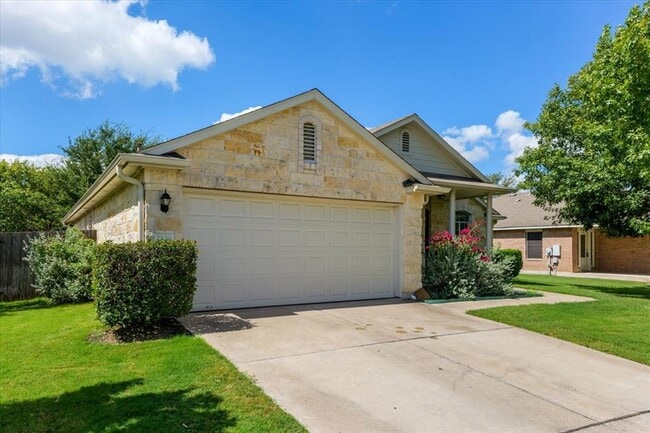 Photo - 2539 Pearson Way
