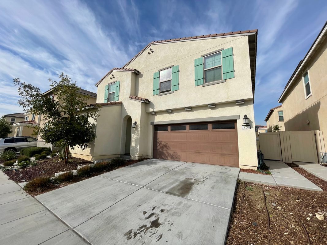 Photo - 924 W Clover Avenue