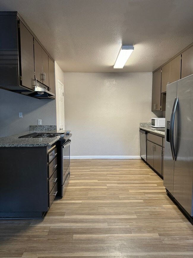 Photo - 848 W 1st Street