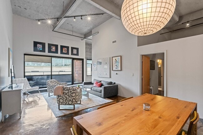 Photo - Fully Furnished 2 Bed / 2 Bath Modern Apar...