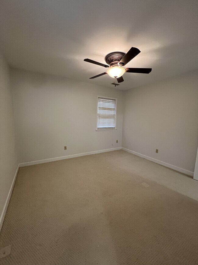 Photo - 4515 Strangford Ave