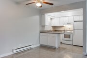 1BR, 1BA - Dining/Kitchen
