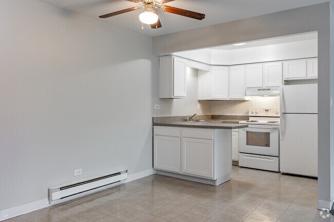 1BR, 1BA - Dining/Kitchen