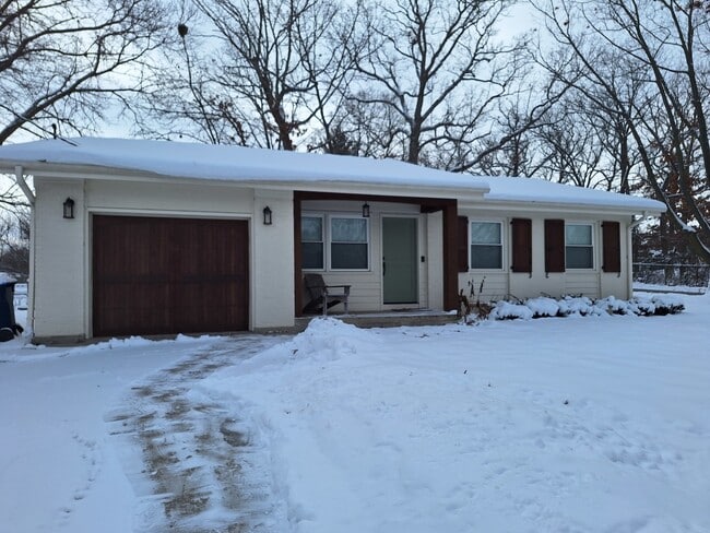 Photo - 227 Juneway Terrace