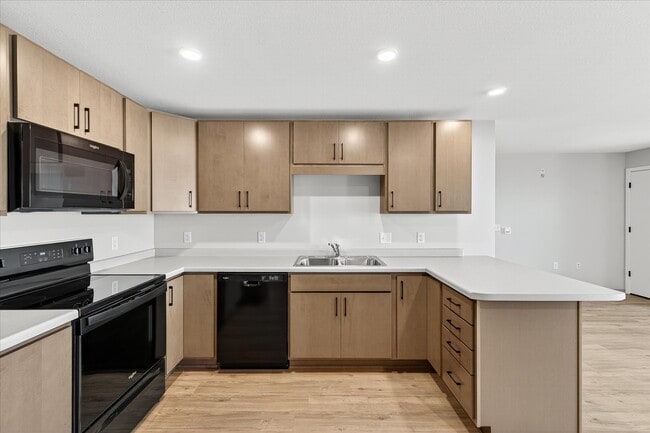 Photo - Snelling Yards