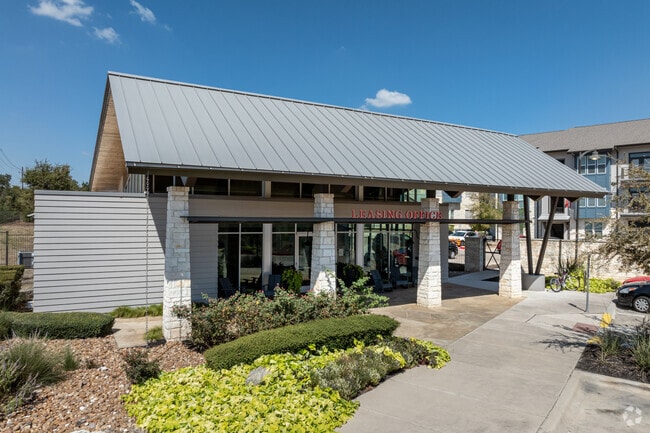 Leasing Center