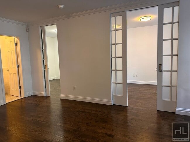 Building Photo - REMSEN ST Unit 25