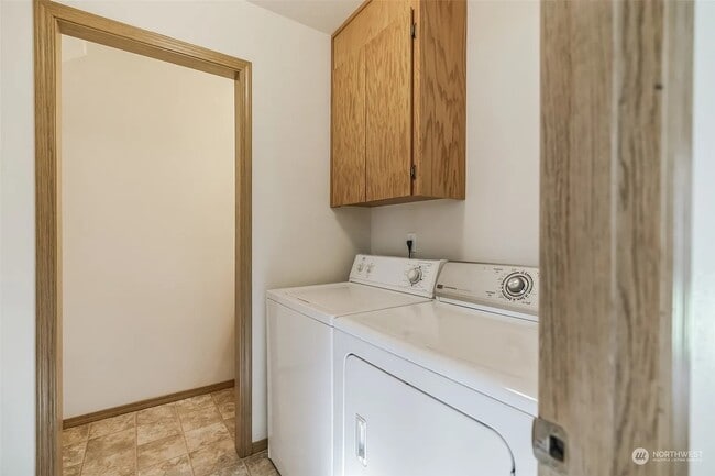 Photo - 9611 161st St E Unidad K