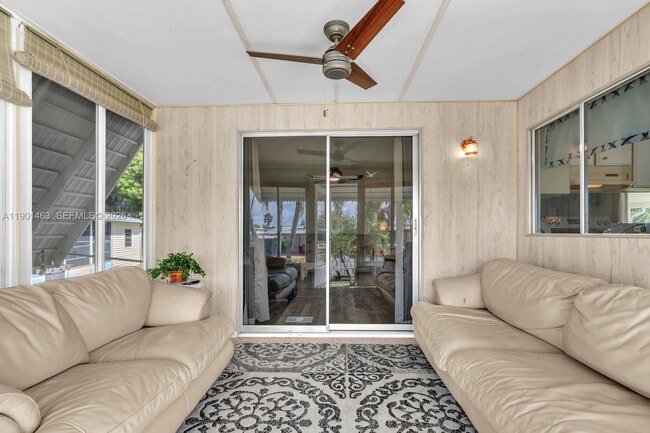 Building Photo - 8191 SE Homestead Ave