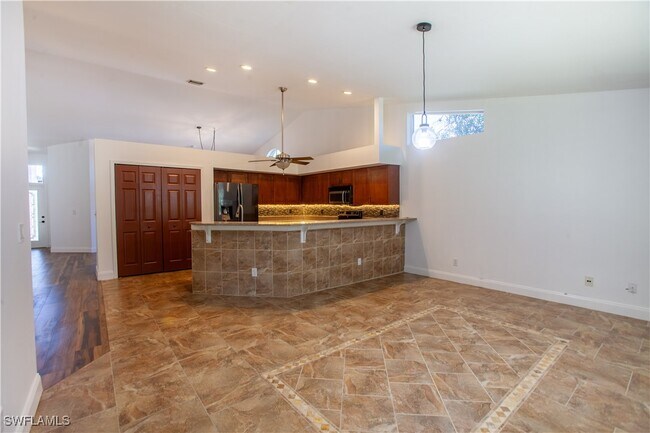 Photo - 9511 Cypress Dr N