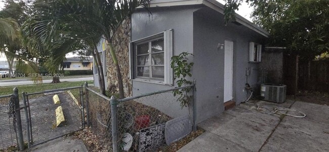 Photo - 1961 Liberty St Unidad 1