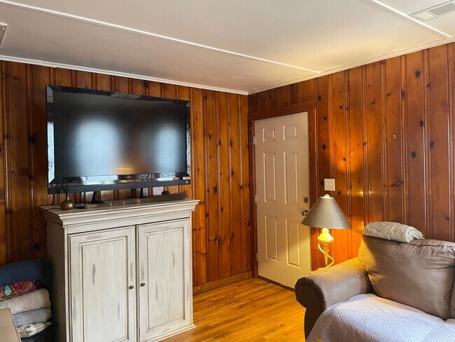 Photo - 3BR Close to the Heart of Normaltown