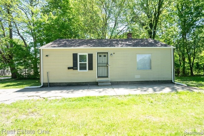 Photo - 22675 Santa Maria St