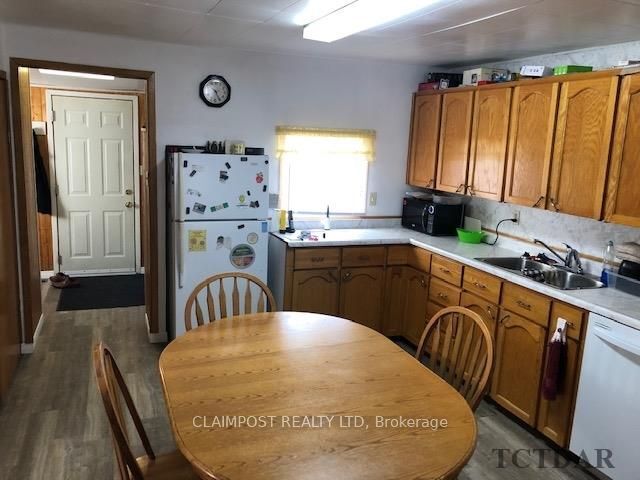 Photo - Spacious 3 Bed / 1 Bath House| $2249/month - Parking Included
