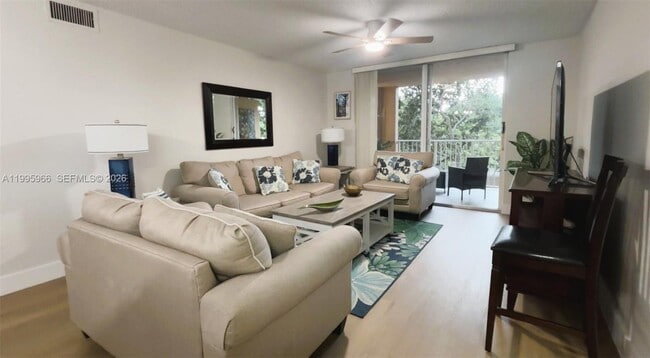 Photo - 19801 E Country Club Dr Unidad 4301