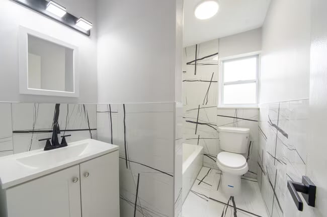 Photo - 1913 Country Ln Unidad 2001