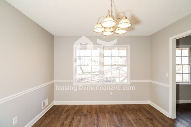 Photo - 718 Baffin Bay Rd