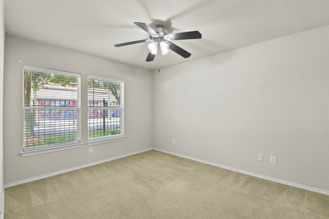 Photo - 2711 Polk St