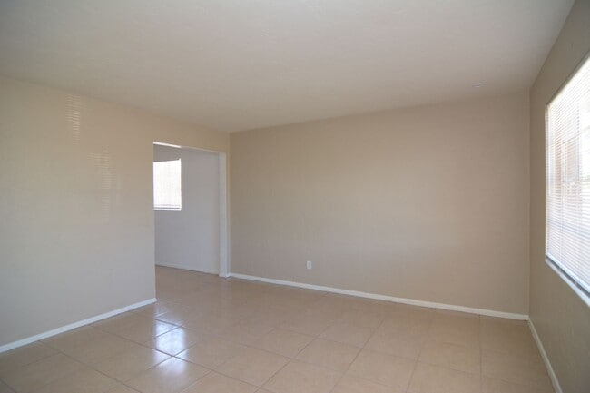 Photo - Charming 3 Bedroom 2 Bath House! Close to the UofA and Downtown!