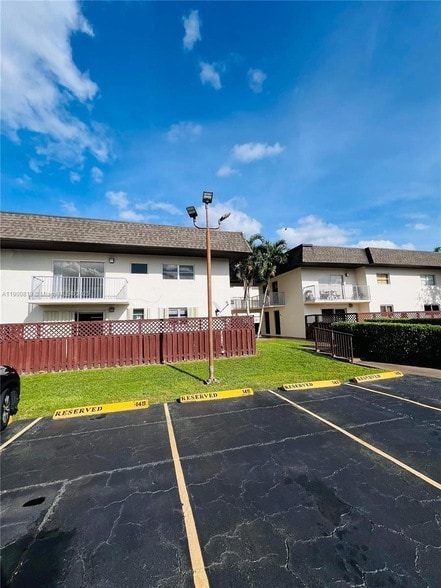 Photo - 8475 SW 94th St Unidad 205E