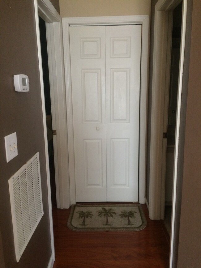 Photo - 2 Bed, 2 Bath Condo for Rent at River Oaks