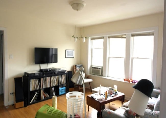 Building Photo - 3700 W. Cornelia