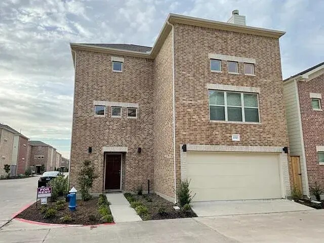 Photo - 11510 Main Ash