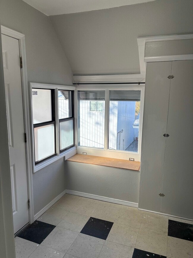 Photo - 4817 N Madison St