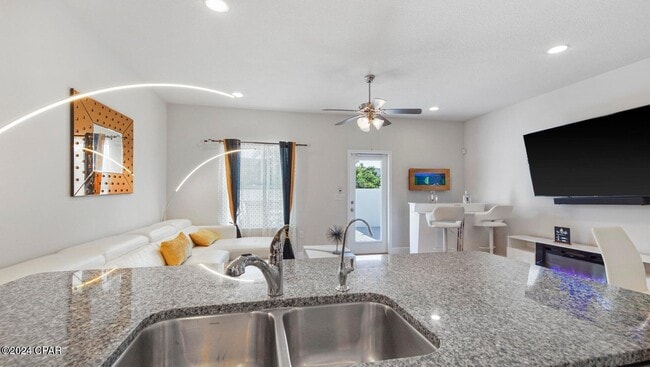 Photo - 7482 Shadow Lake Dr