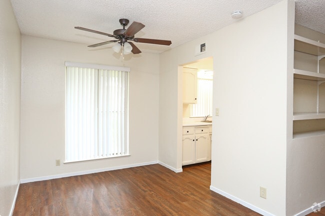 2 Bedroom - Dining Area