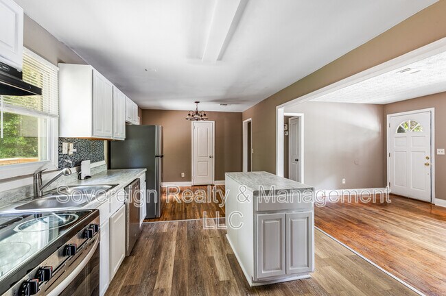 Photo - 2833 Cardo Dr NW