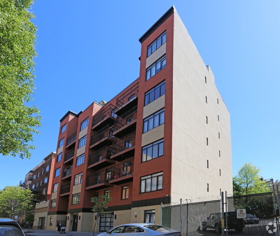 Photo - 85 Skillman St