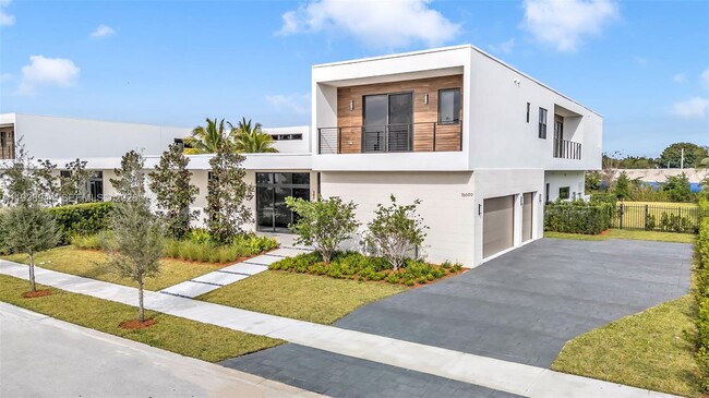 Photo - 16699 Botaniko Dr N