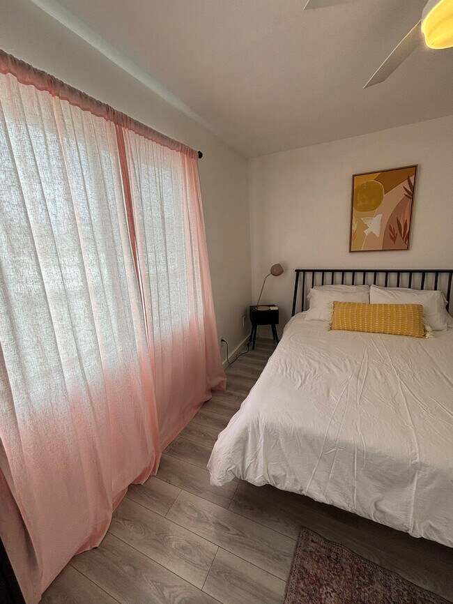 Golden Glen Apartments