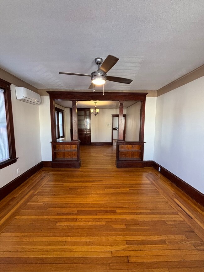 Photo - 580 Admiral St Unidad First Floor