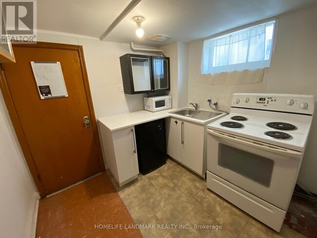 Photo - 11 Hutton Ave